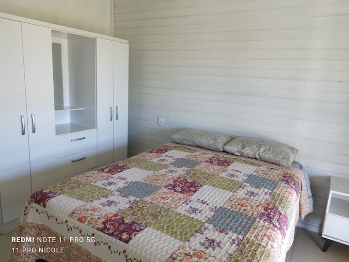 Spavaća soba 1 - apartman s bračnim krevetom.