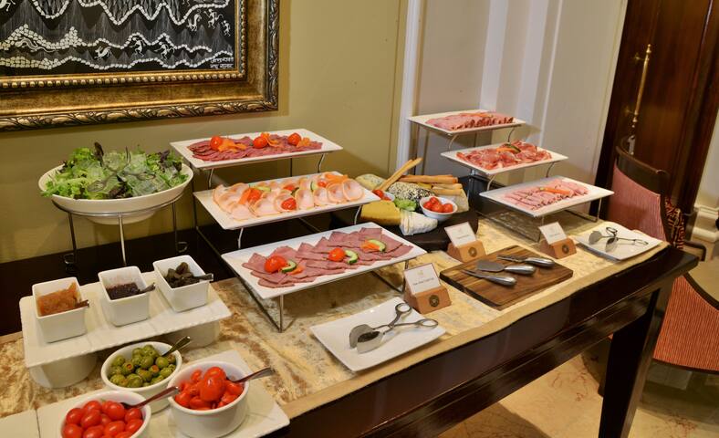 Lovely optional breakfast & LUX 2 Bedroom condo gallery image 5