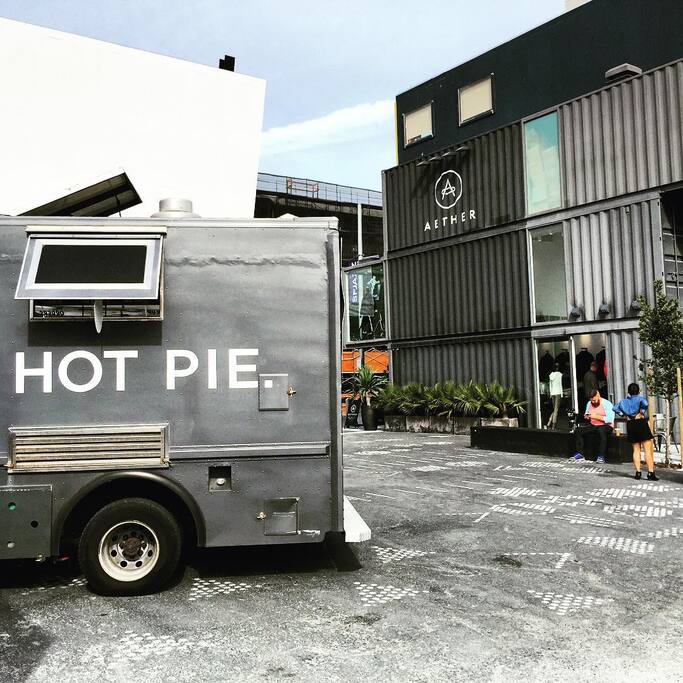 Hayes Valley semtinde Proxy Walk-In Theater adlı yerin fotoğrafı