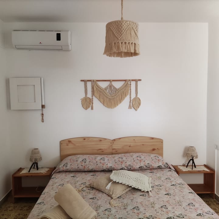 Dvojlôžková izba s manželskou poste