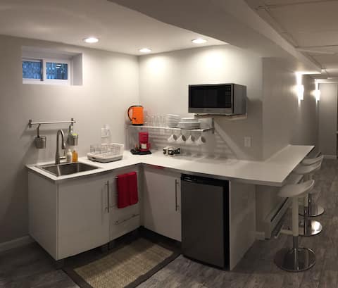 Popular Airbnb listing: Basement Chic in Cambridge / Newton