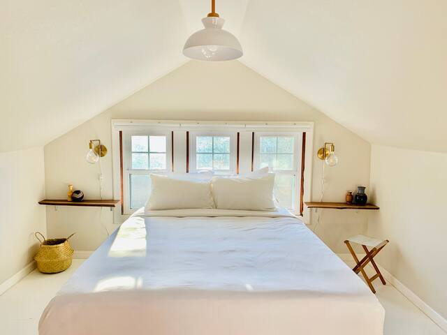 Handsome Craftsman Home in Heart of Hawthorne