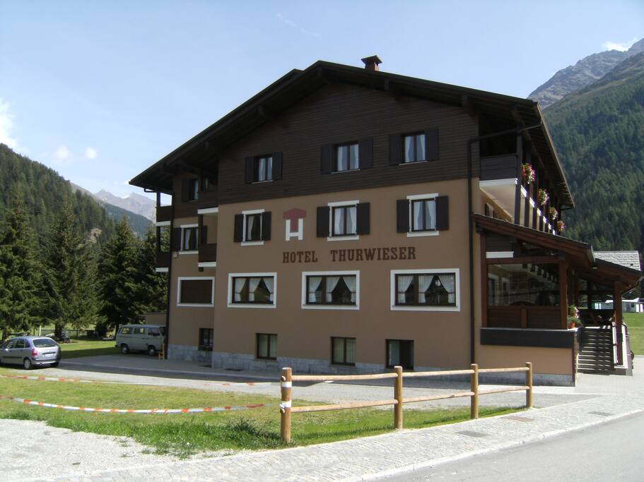 Punto di partenza per trekking ed escursioni nel Parco dello Stelvio