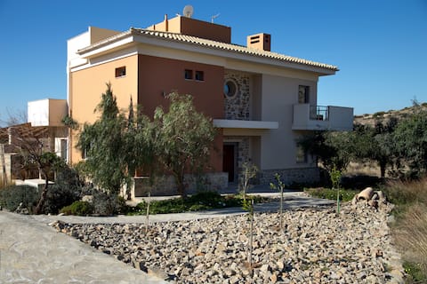 Stunning Villa Estia - for Family & Friends.