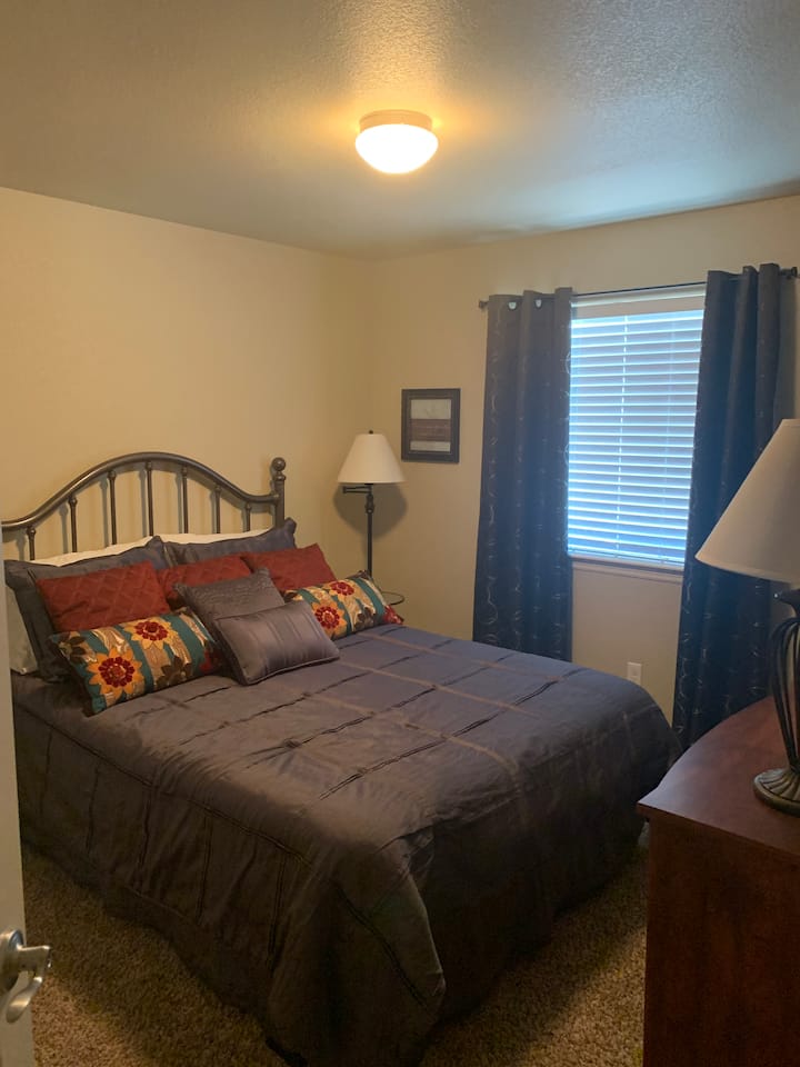 Chambre des voyageurs, lit queen size