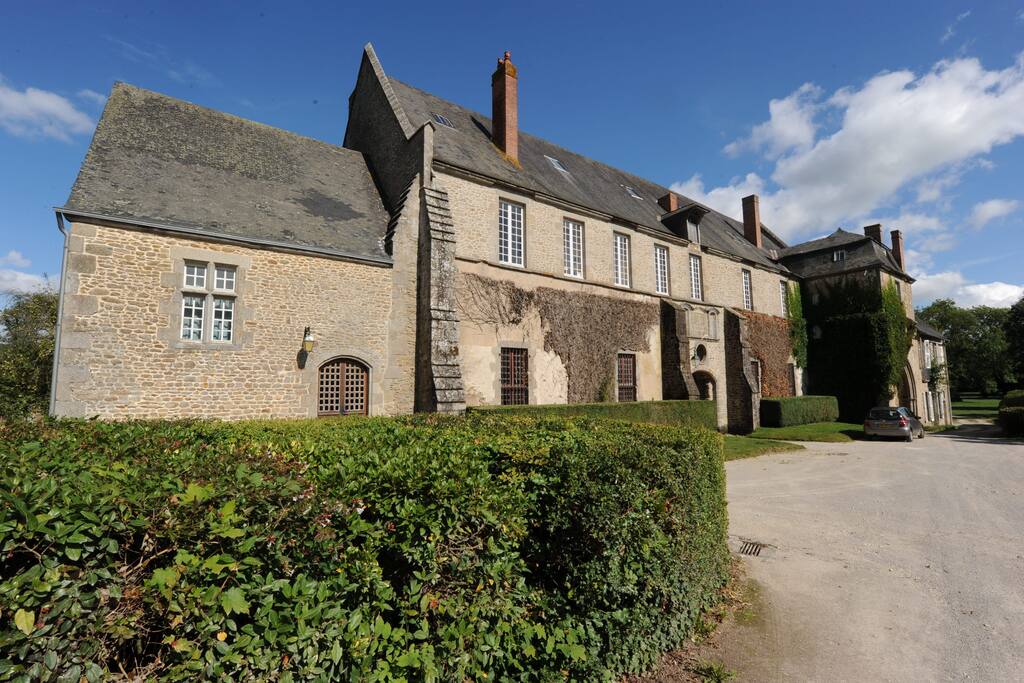 Fontaine-Daniel - L'Abbeye cistercienne