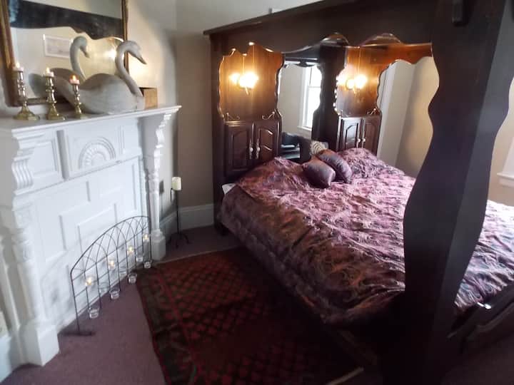 מיטת ירח דבש