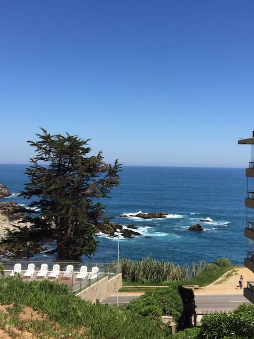 Vista al Mar desde la Piscina Temperada
