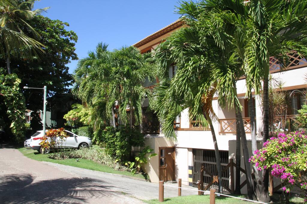 Rua de acesso a garagem e a Portaria