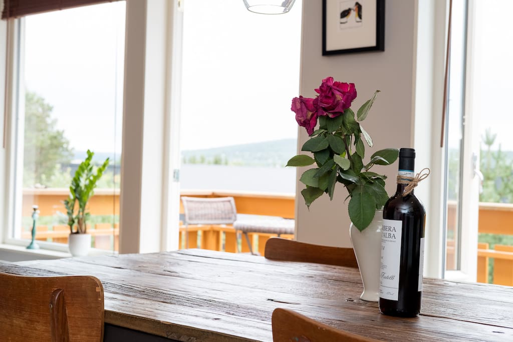 kitchen, dining table