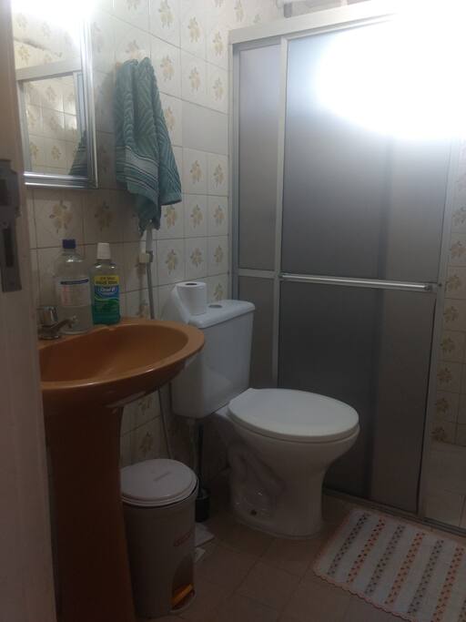 Banheiro de uso exclusivo dos hóspedes