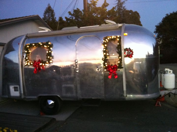 Glamping! Vintage Airstream Trailer - Castro Valley, CA