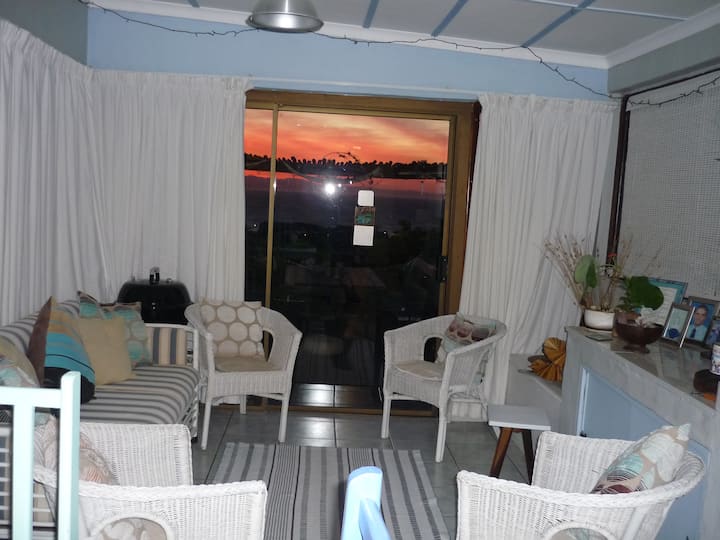 The Flower Room At A1kynaston  Just Bedroom - Jeffreys Bay
