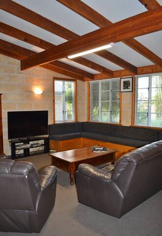 The Luxury Guesthouse – Busselton gallery image 5