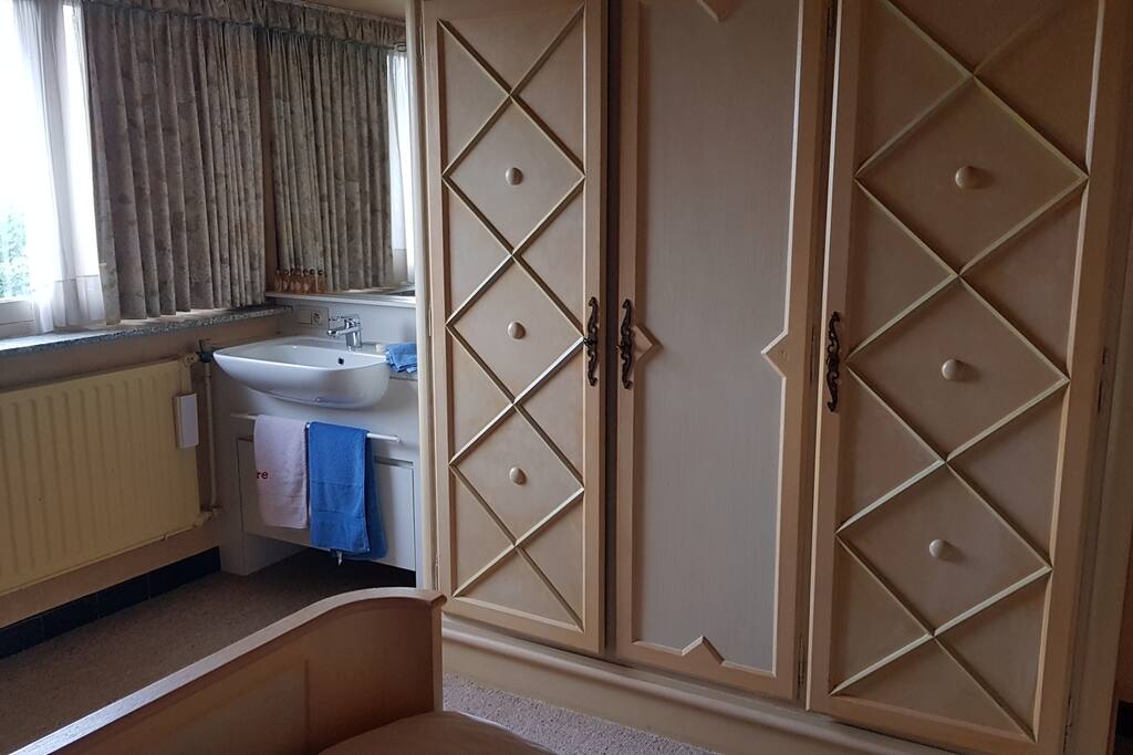Room 1