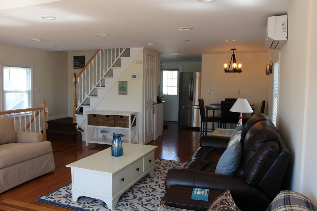Living Room (view 1)