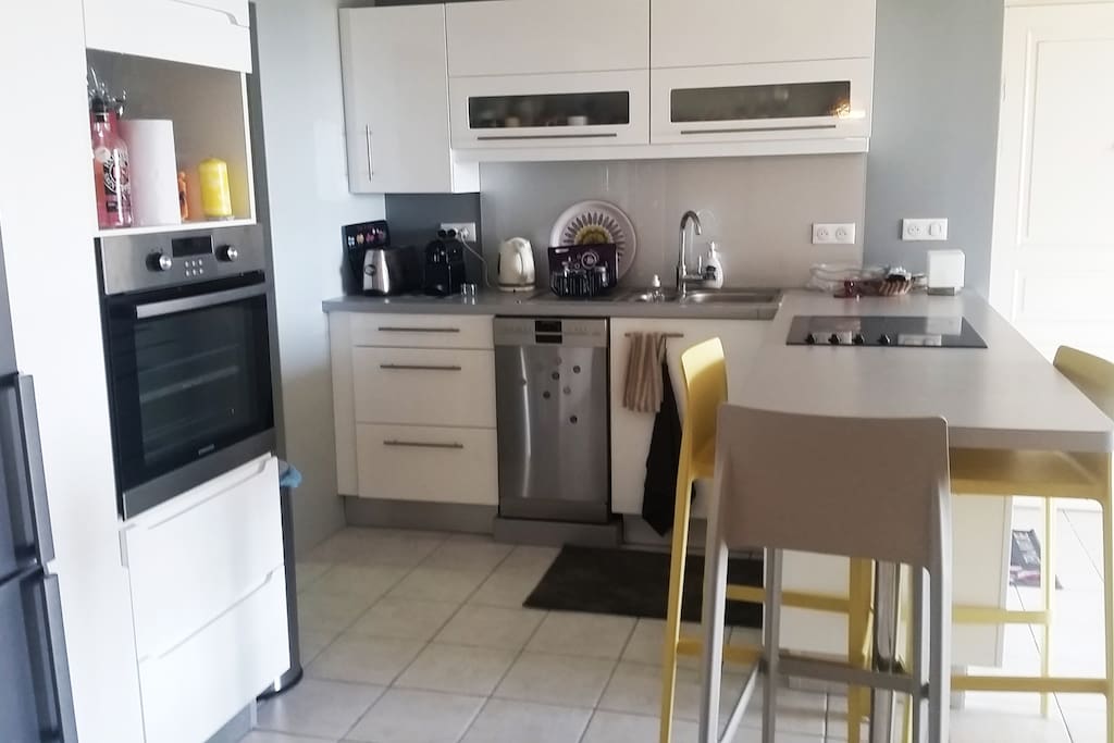 Cuisine toute équipée, très fonctionnelle.