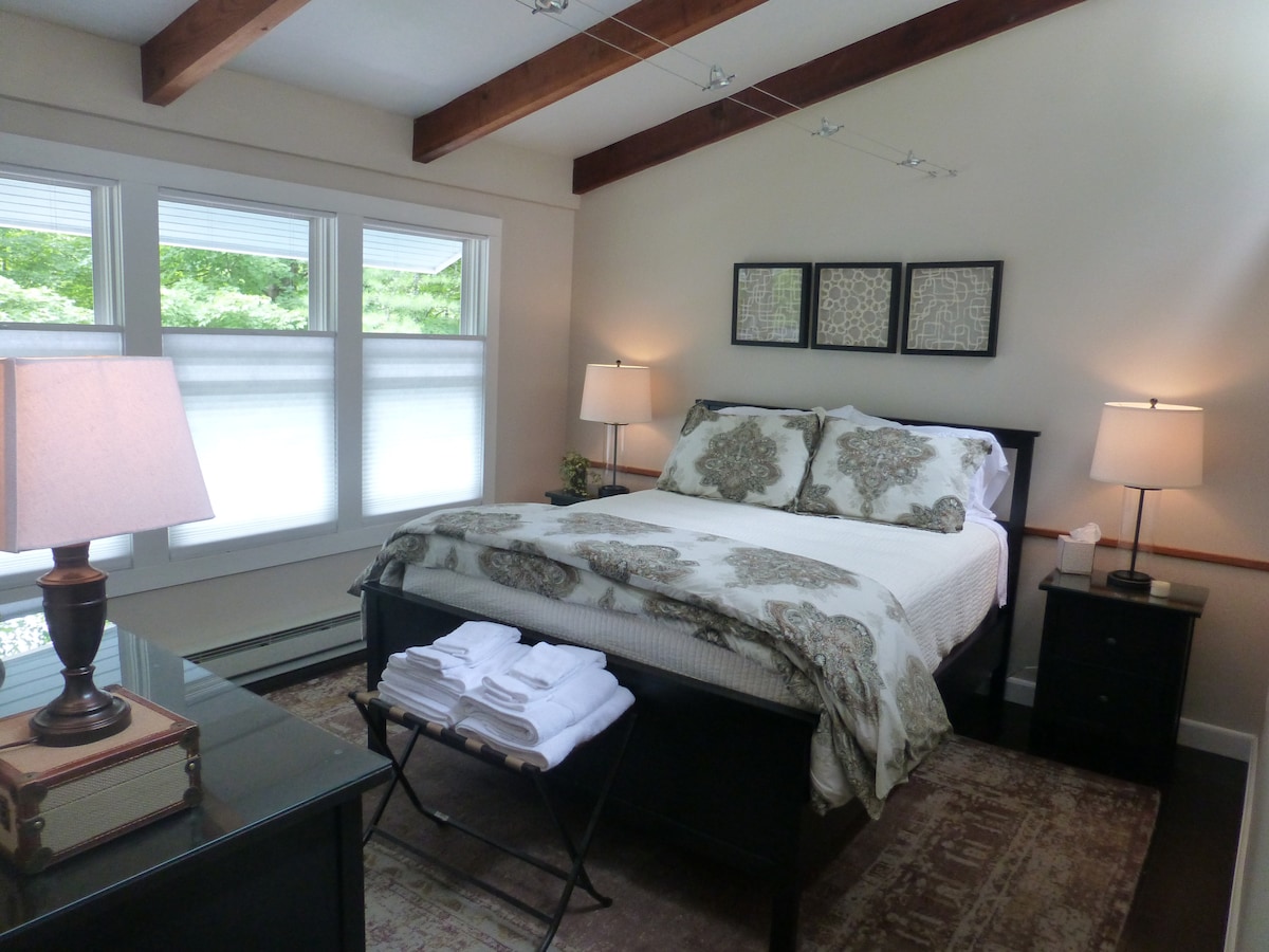 „Spavaća soba na terasi”.  Novi prozori. Bračni krevet (160x200).  