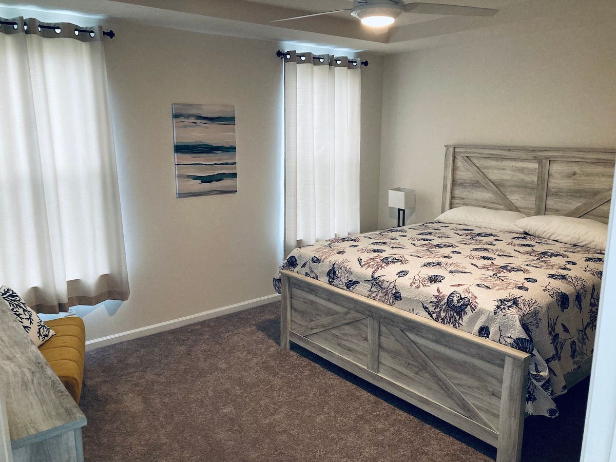 Principale au premier étage avec lit King Size et lit simple pliant