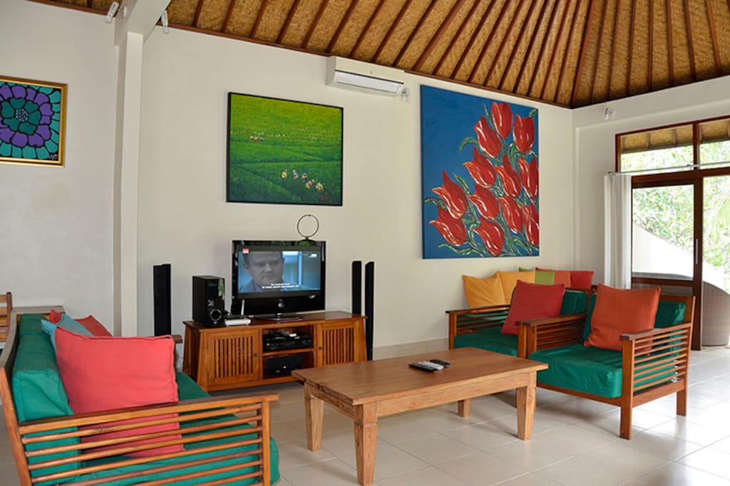 The living room had TV, cable, a DVD player and also WiFi.