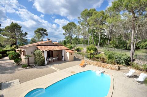 Beautiful villa with 4 bedrooms and pool