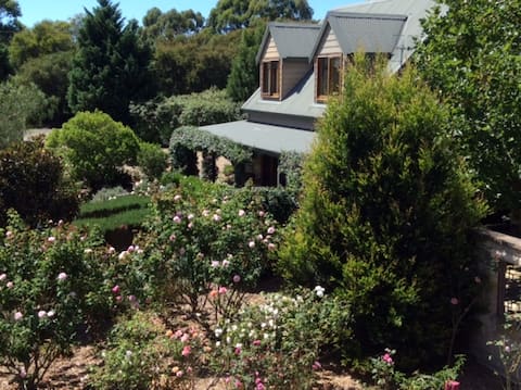 Berry Beach Holiday Cottage, a delightful escape!