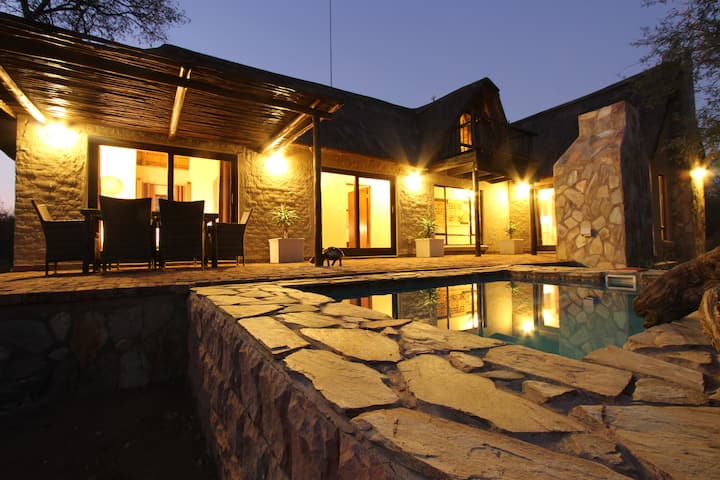 Giraffe Lodge close to Kruger Park