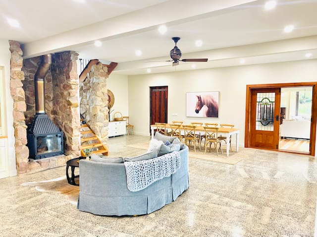 Yarra Valley Delight A Country Estate Plus studio