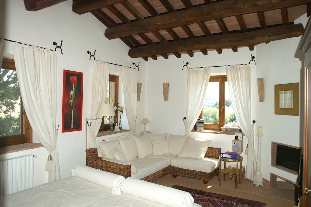 interieur , zithoek en openhaard
