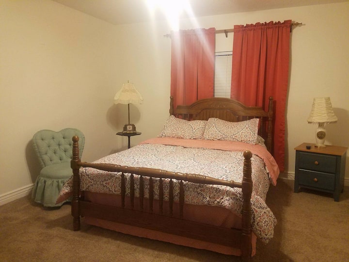 غرفة النوم الرئيسية