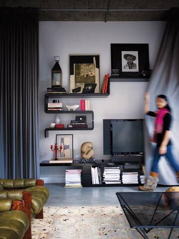 ARTY INDUSTRIAL LOFT gallery image 4