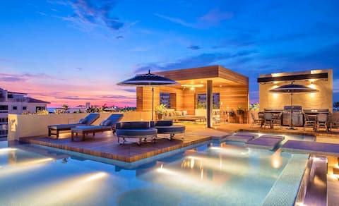 Beautiful Pavilion Corner Condo with Huge Balcony