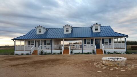 A&B +LOFT - Twin Cabins - 16 Guests