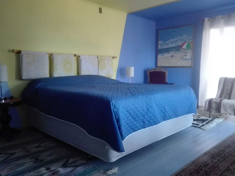 King size bed