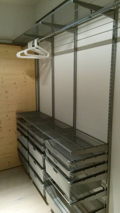 walk-in closet