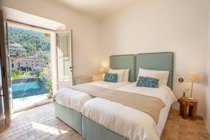 CASA NAMA Stunning location, sea & mountain views gallery image 4