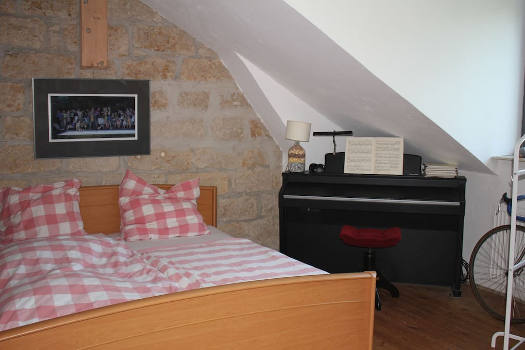 Guest room