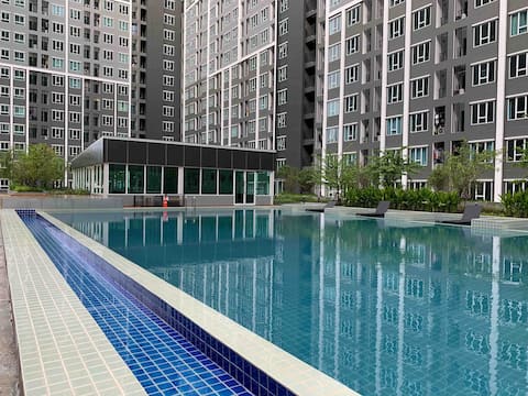 New room, nice view, 5 minMRT Bangson,Wifi,GymPool
