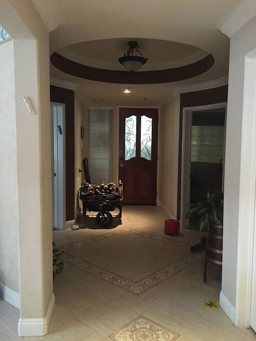 Large entrance hallway rotunda.