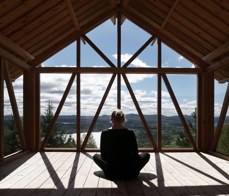 Spend your day and night on the mountain in the company of nature, tranquillity and the expansive view of one of Sweden´s most beautiful sceneries.
