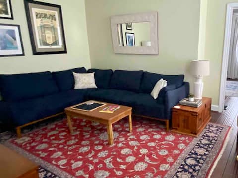 Top performing Airbnb: Mt. Adams 2-bdr., parking, patio, no cleaning fee in Mt. Adams