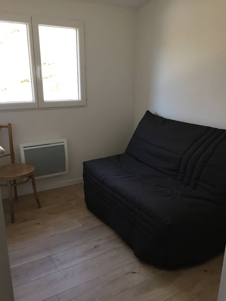 2. spavaća soba s klikom na 2 sjedala