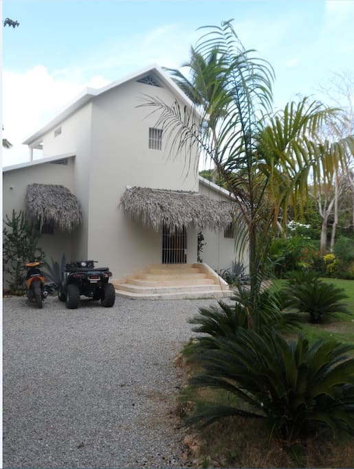 La Casa Blanca Façade