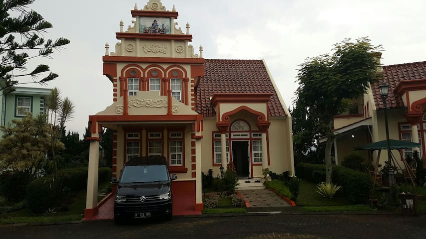 Villa Kota Bunga Homey  Villas for Rent in Cipanas, Jawa Barat, Indonesia