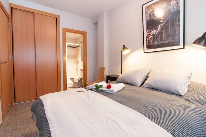 ห้องนอนห้องน้ำตู้เสื้อผ้าบิวท์อิน