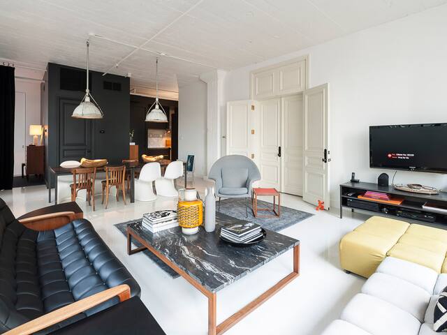 CHIC AND COOL INDUSTRIAL LOFT gallery image 2