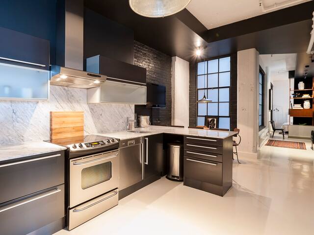 CHIC AND COOL INDUSTRIAL LOFT gallery image 5