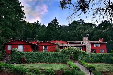MAGNIFICENT cabin for up to 80 PEOPLE!!