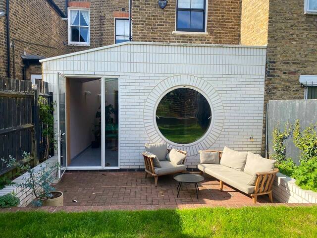 Architect designed, modern Central London home gallery image 5