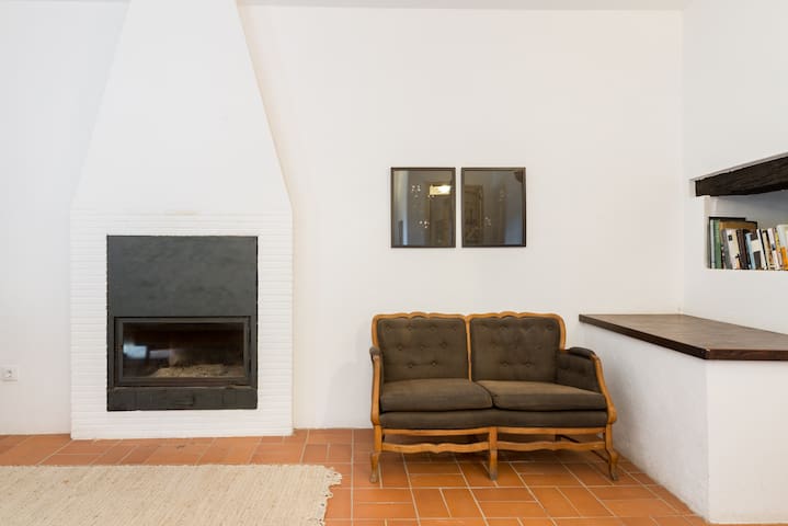 Preciosa masía del siglo XVII con jardín y piscina, recién restaurada. gallery image 5